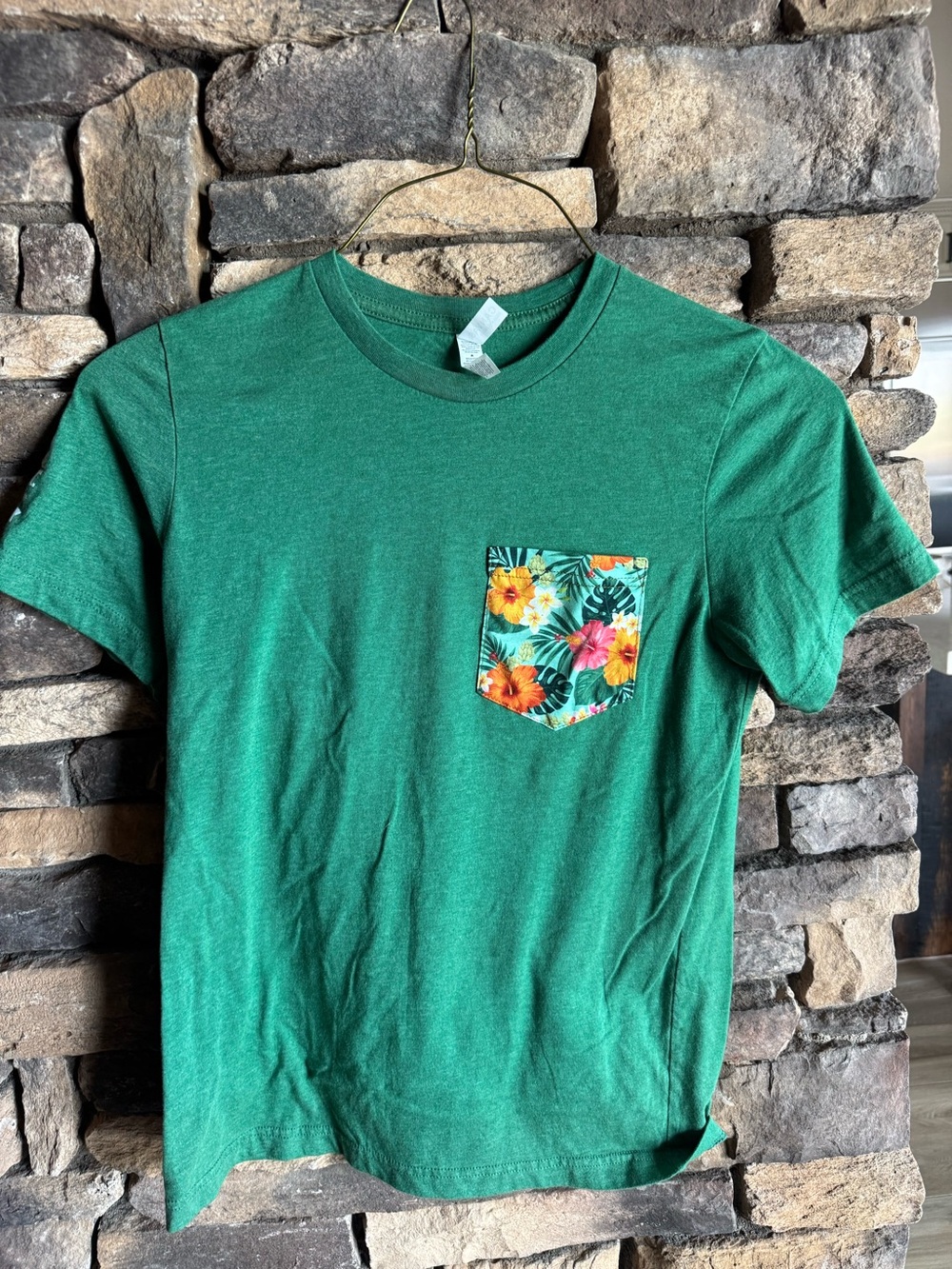 Ballast Point Green Crew Neck Shirt with Tropical Pocket Aloha Sculpin